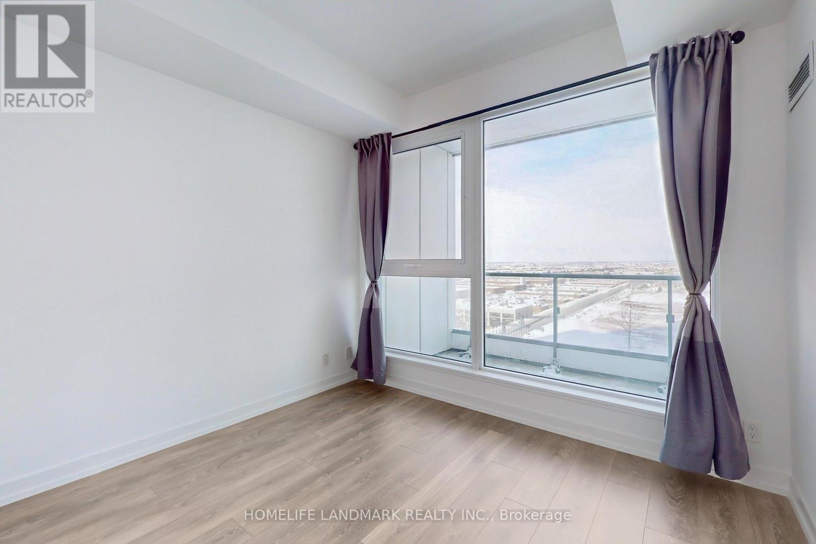 1012 - 5 Buttermill Avenue, Vaughan, Ontario  L4K 0J5 - Photo 14 - N12969058