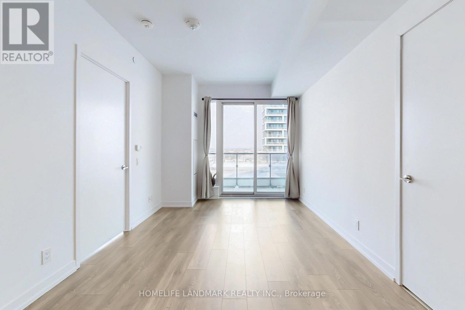 1012 - 5 Buttermill Avenue, Vaughan, Ontario  L4K 0J5 - Photo 4 - N12969058