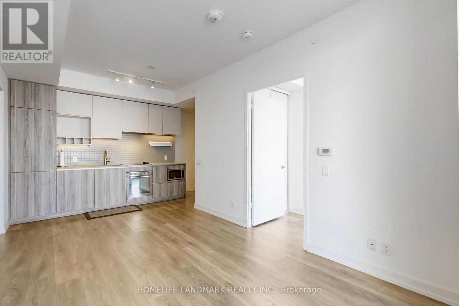 1012 - 5 Buttermill Avenue, Vaughan, Ontario  L4K 0J5 - Photo 9 - N12969058