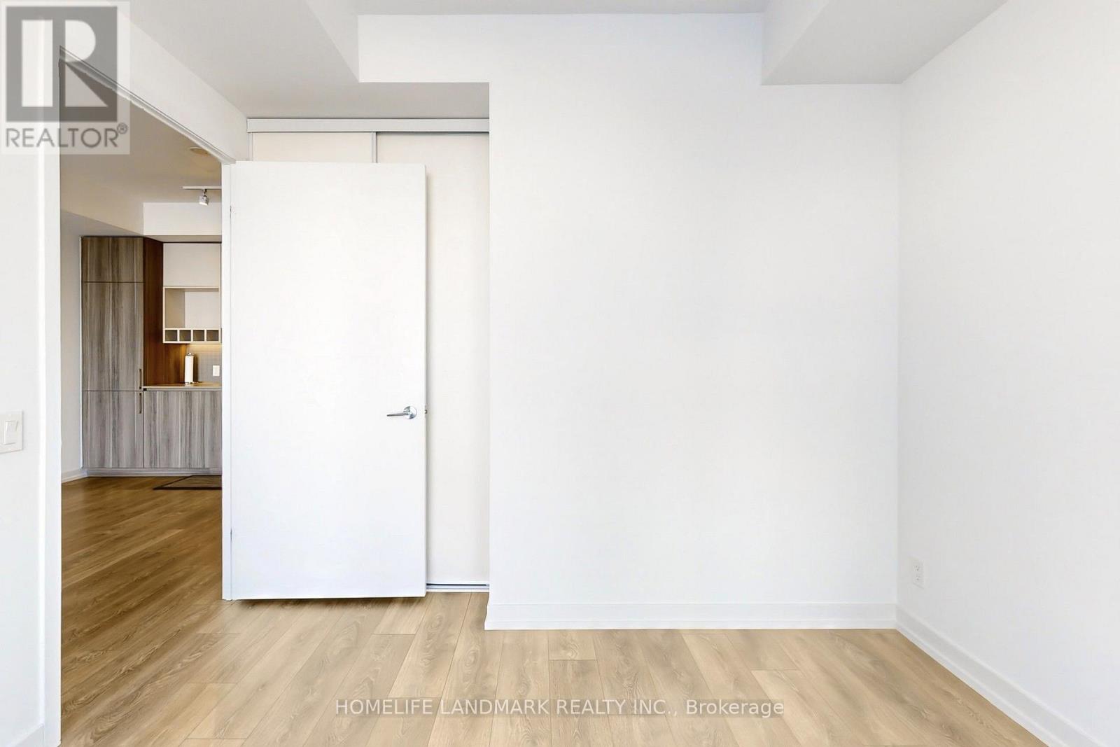 1012 - 5 Buttermill Avenue, Vaughan, Ontario  L4K 0J5 - Photo 18 - N12969058