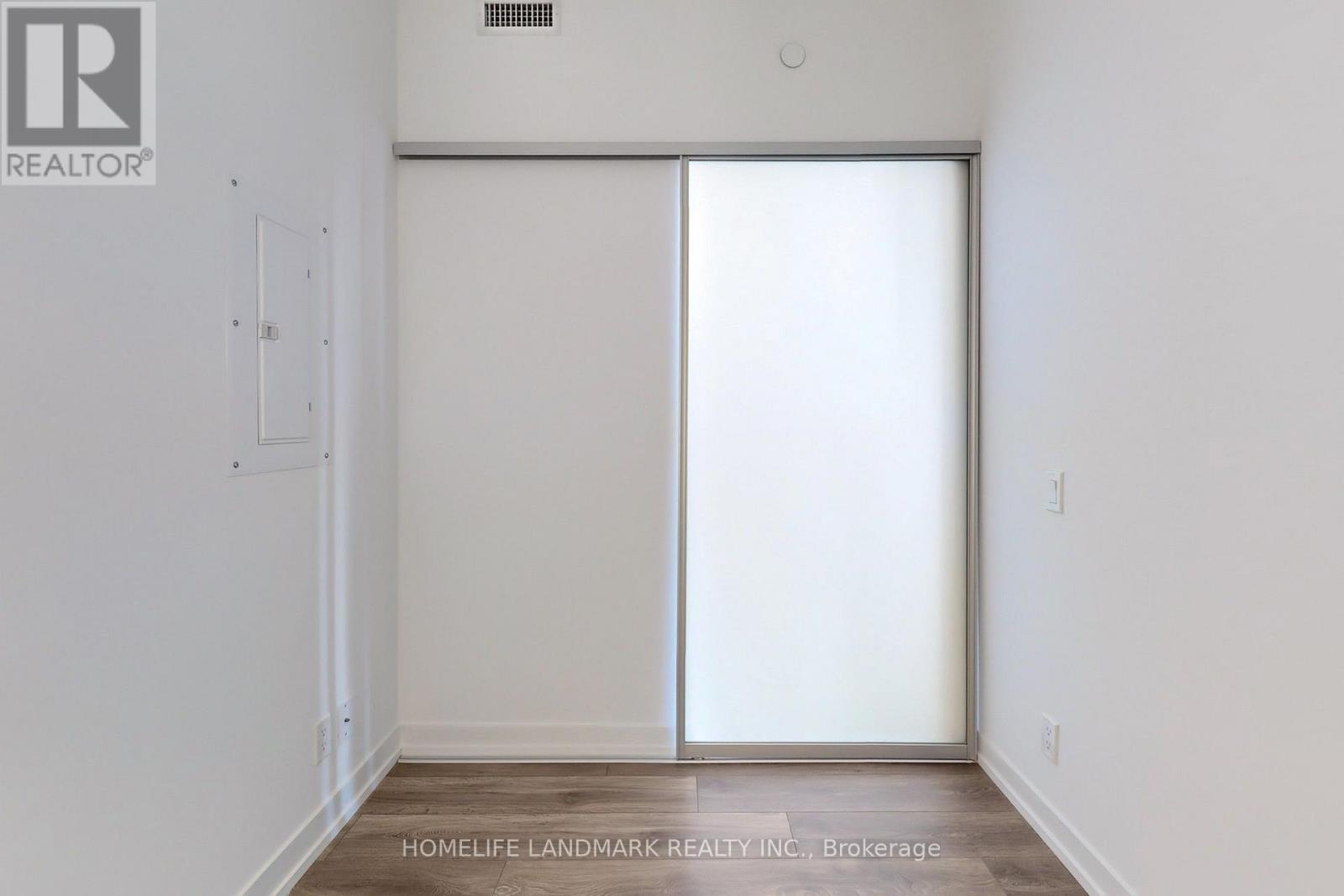 1012 - 5 Buttermill Avenue, Vaughan, Ontario  L4K 0J5 - Photo 19 - N12969058