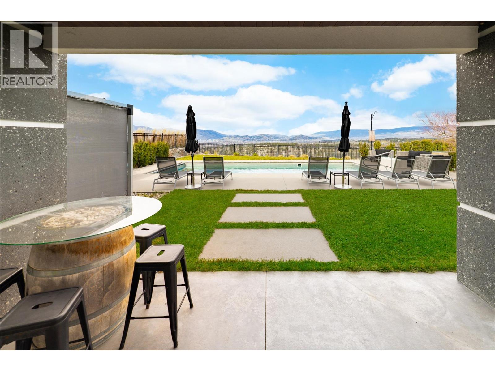 1130 Ledgeview Court, Kelowna, British Columbia  V1W 5M6 - Photo 46 - 10383615