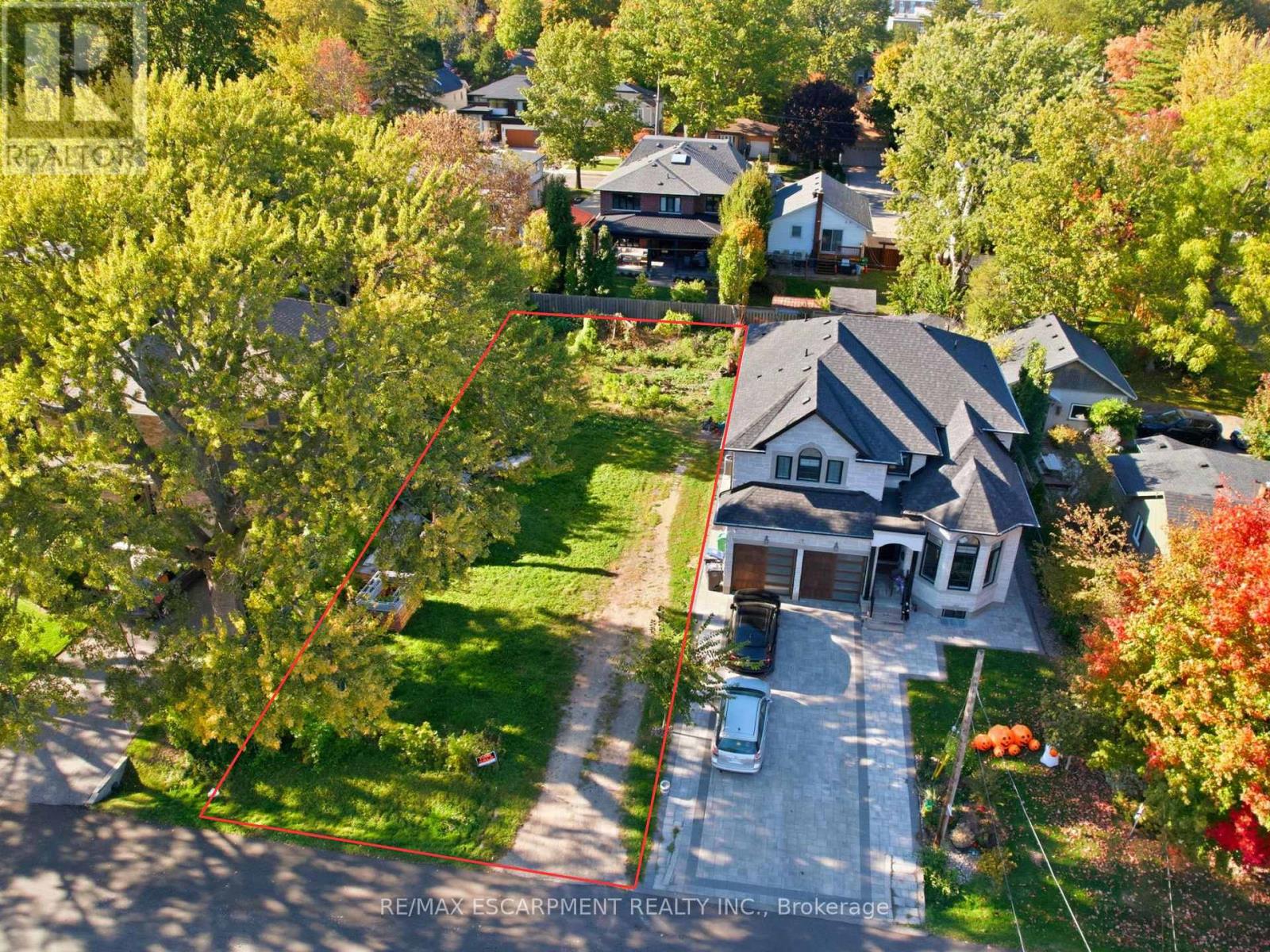 75 Troy Street, Mississauga, Ontario  L5G 1S6 - Photo 2 - W12998638