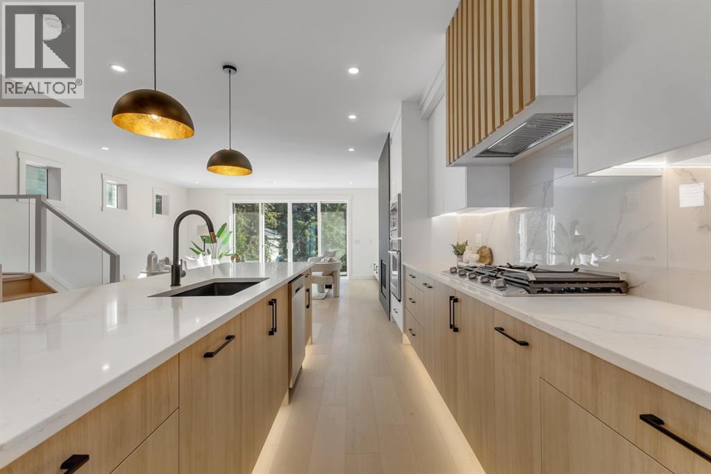 415 37 Avenue NW, Calgary, Alberta  T2K 0C6 - Photo 10 - A2283722