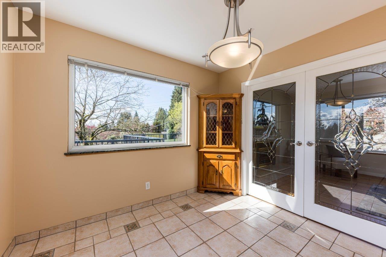 2094 Viewlynn Drive, North Vancouver, British Columbia  V7J 2W8 - Photo 24 - R3112420