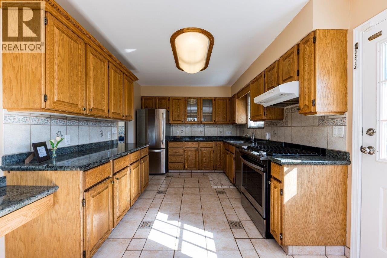 2094 Viewlynn Drive, North Vancouver, British Columbia  V7J 2W8 - Photo 25 - R3112420