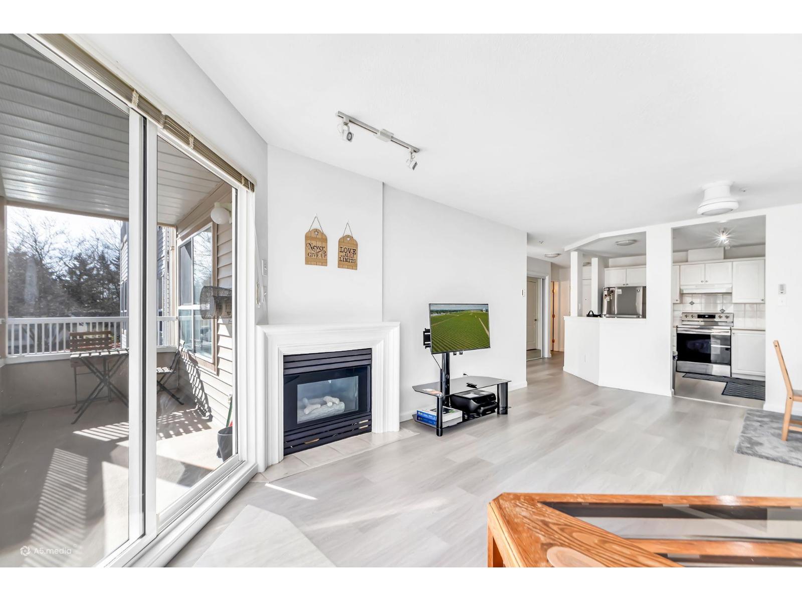 303 8139 121a Street, Surrey, British Columbia  V3W 0Z2 - Photo 12 - R3110128