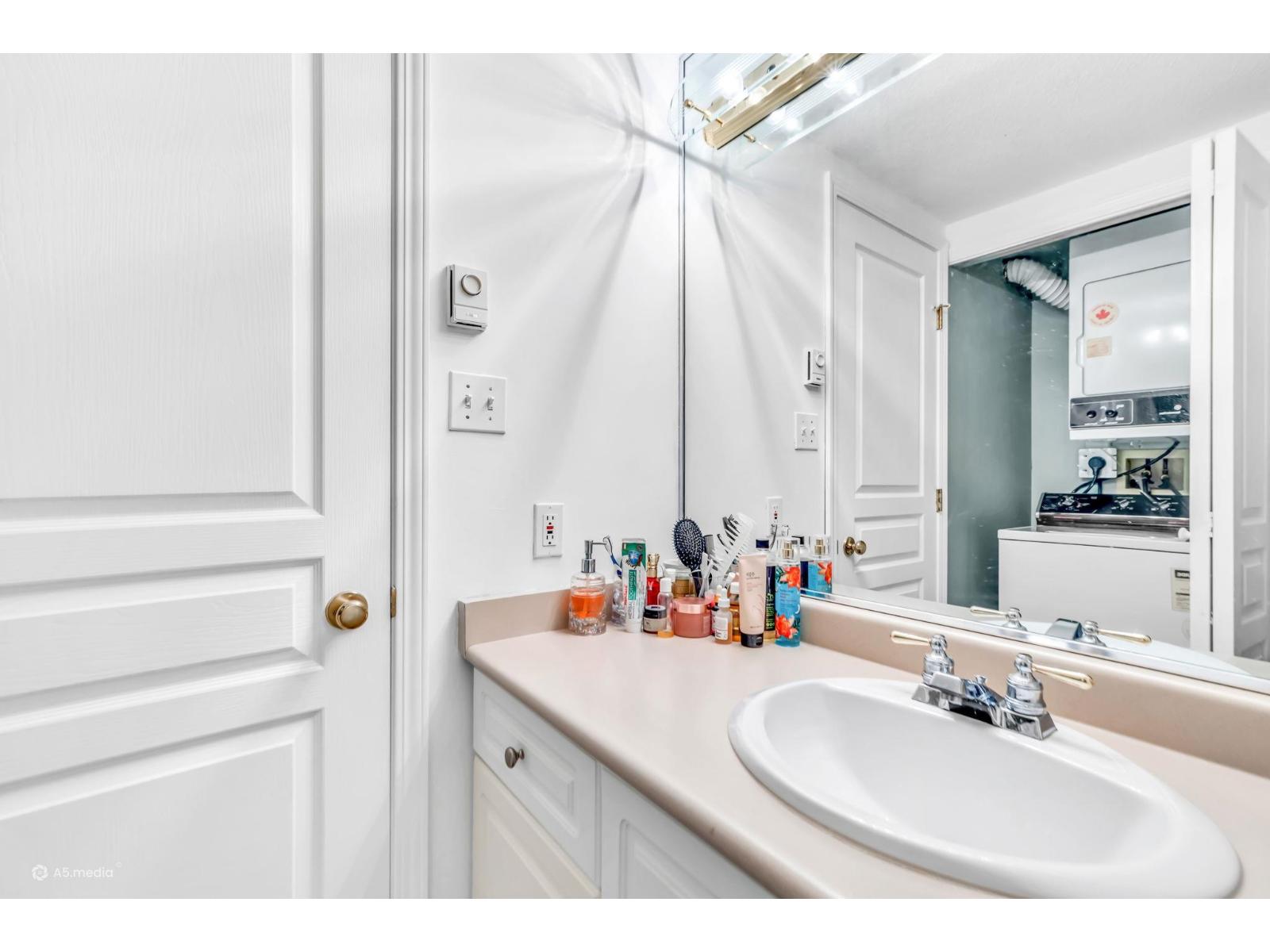 303 8139 121a Street, Surrey, British Columbia  V3W 0Z2 - Photo 18 - R3110128