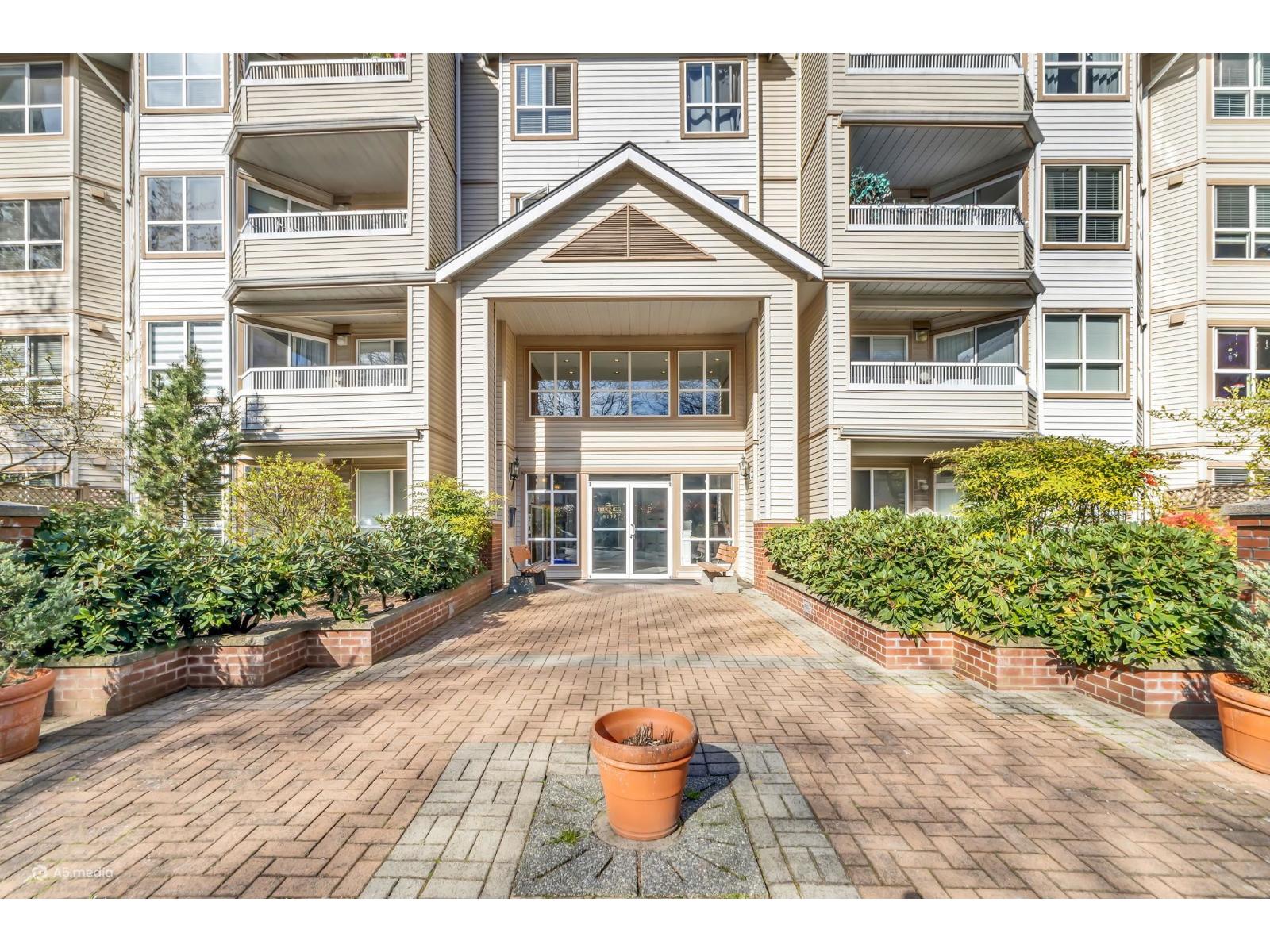 303 8139 121a Street, Surrey, British Columbia  V3W 0Z2 - Photo 3 - R3110128