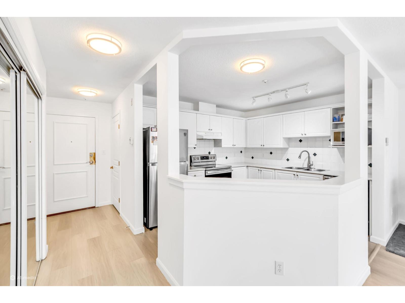 303 8139 121a Street, Surrey, British Columbia  V3W 0Z2 - Photo 7 - R3110128