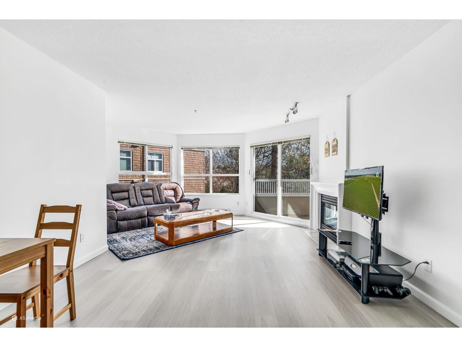 303 8139 121a Street, Surrey, British Columbia  V3W 0Z2 - Photo 11 - R3110128