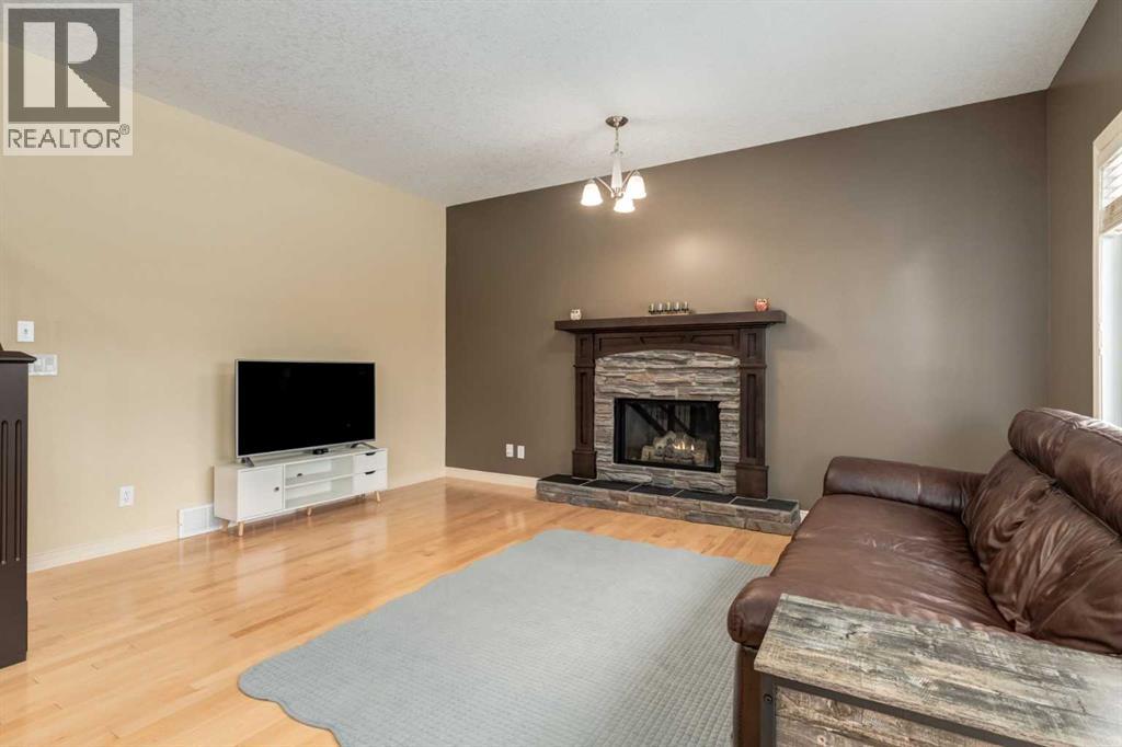 109 Westmount Place, Okotoks, Alberta  T1S 0B4 - Photo 8 - A2300208