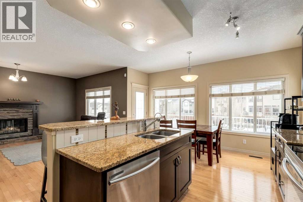 109 Westmount Place, Okotoks, Alberta  T1S 0B4 - Photo 5 - A2300208