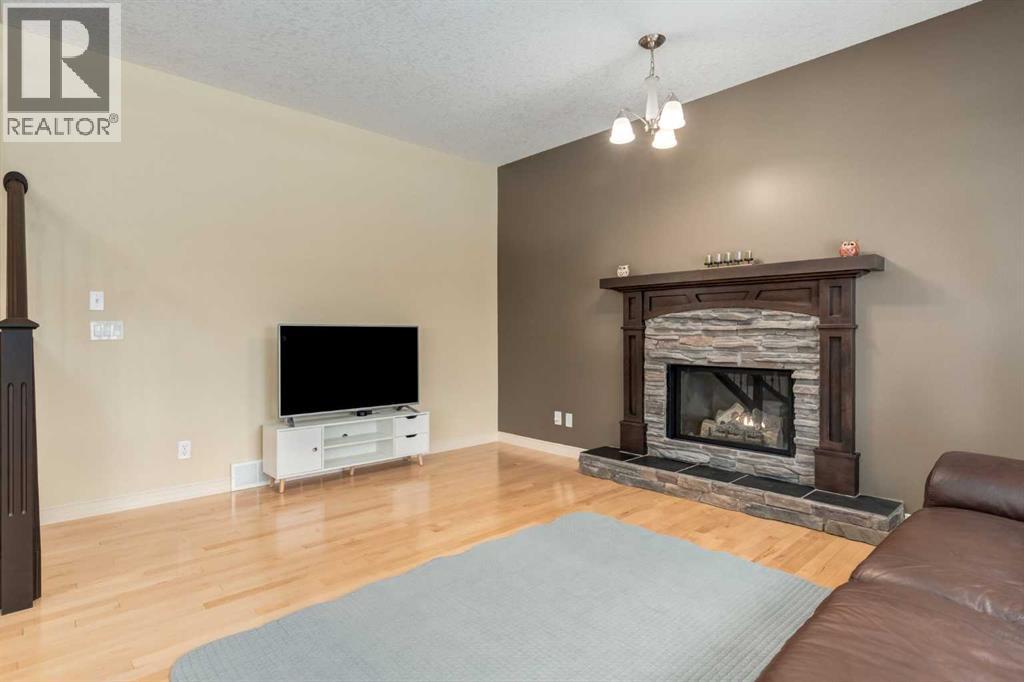 109 Westmount Place, Okotoks, Alberta  T1S 0B4 - Photo 12 - A2300208