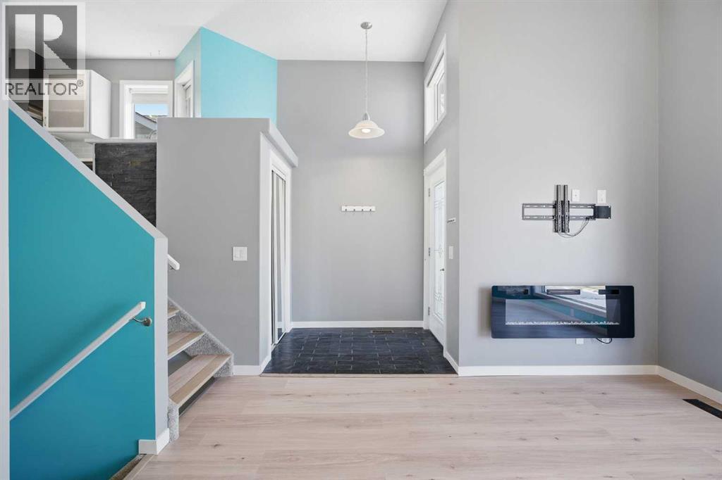 28 Covington Close NE, Calgary, Alberta  T3K 4M2 - Photo 4 - A2300484