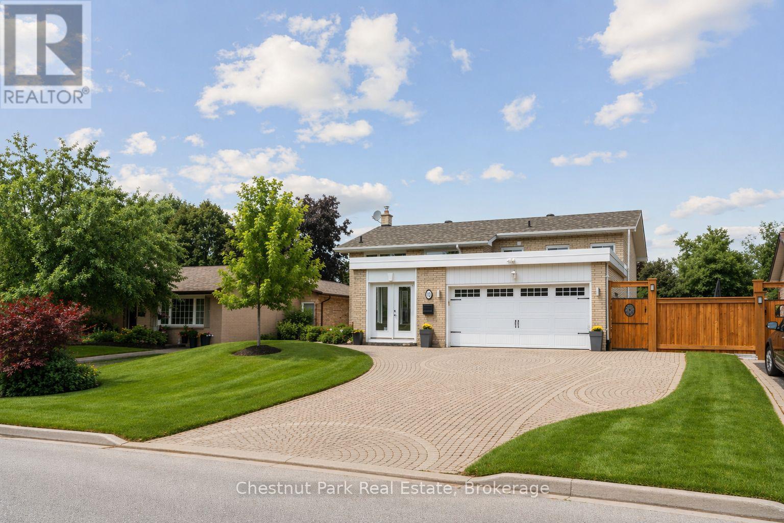 16 DAVIES CRESCENT, Barrie, Ontario