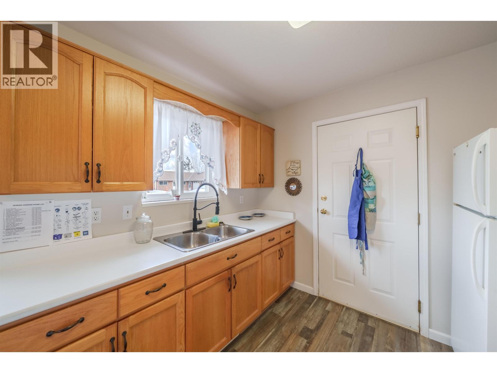 204 8th Street, 100 Mile House, British Columbia  V0K 2E0 - Photo 4 - R3112473