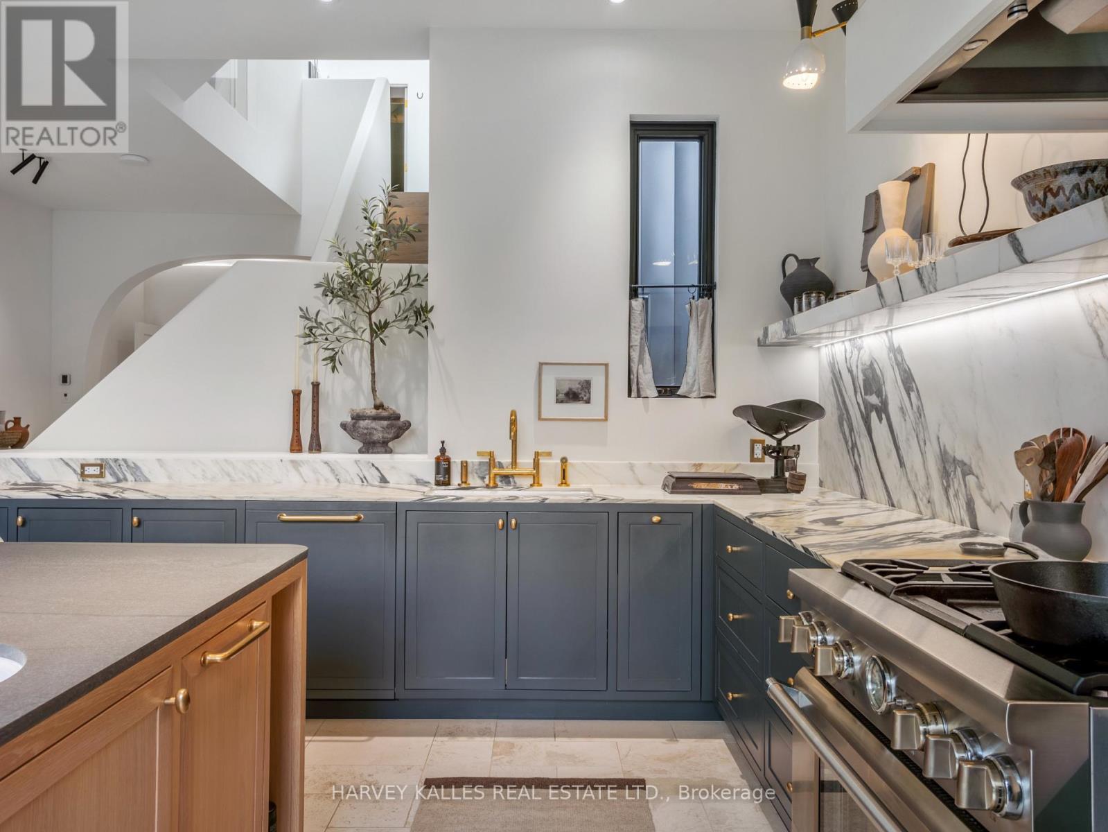 239 Borden Street, Toronto, Ontario  M5S 2N5 - Photo 15 - C13008384