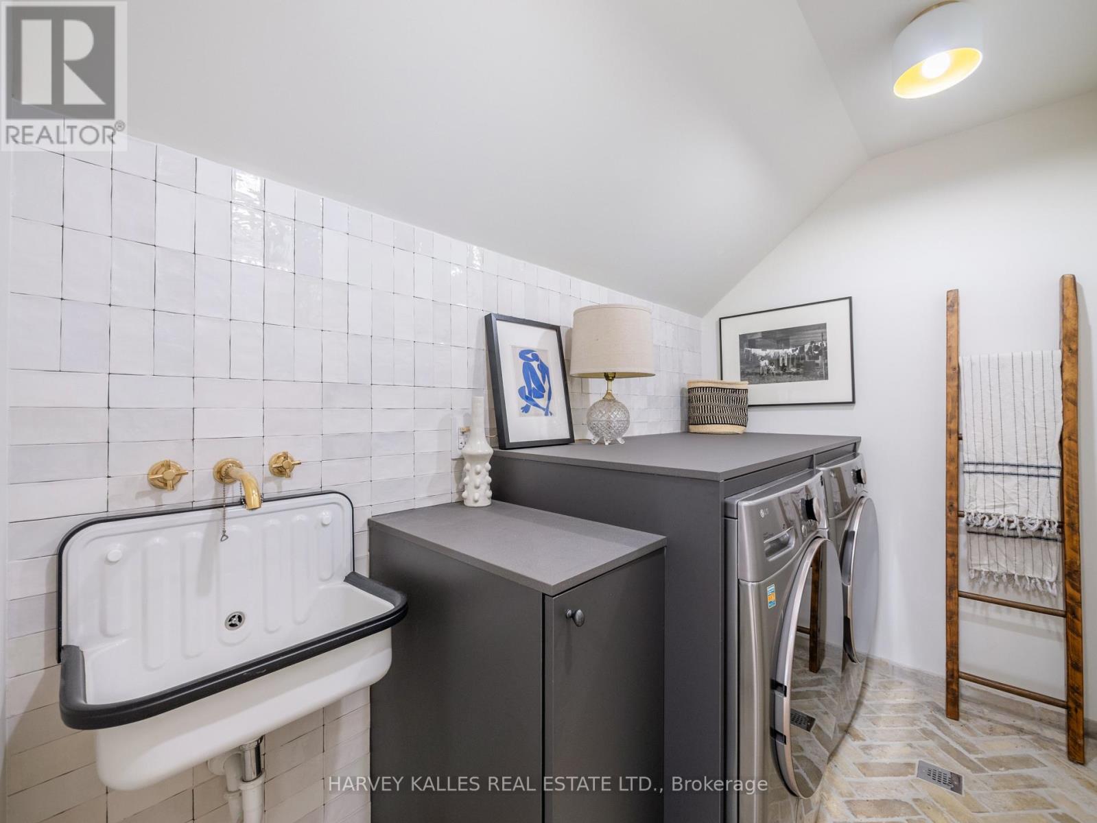 239 Borden Street, Toronto, Ontario  M5S 2N5 - Photo 24 - C13008384