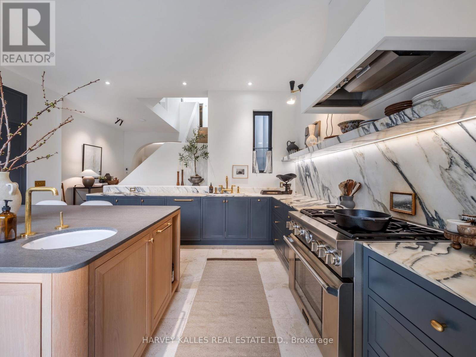 239 Borden Street, Toronto, Ontario  M5S 2N5 - Photo 17 - C13008384