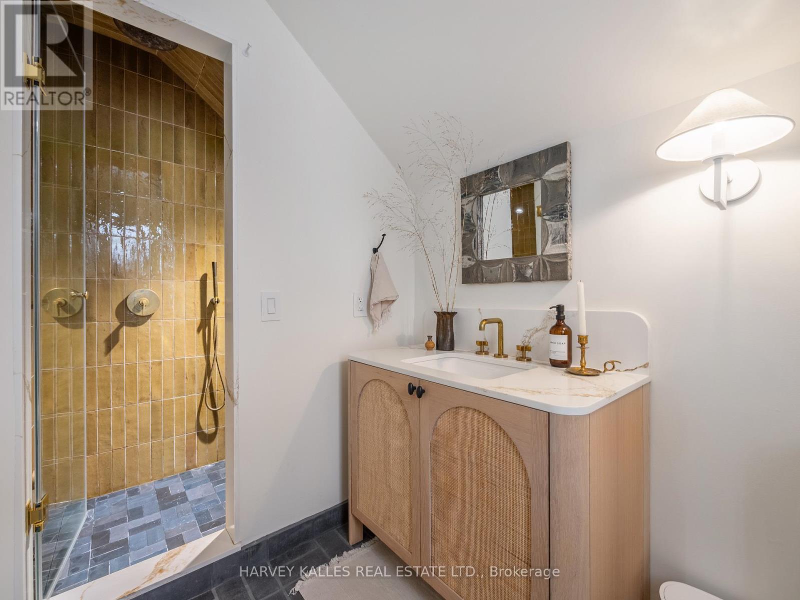 239 Borden Street, Toronto, Ontario  M5S 2N5 - Photo 22 - C13008384