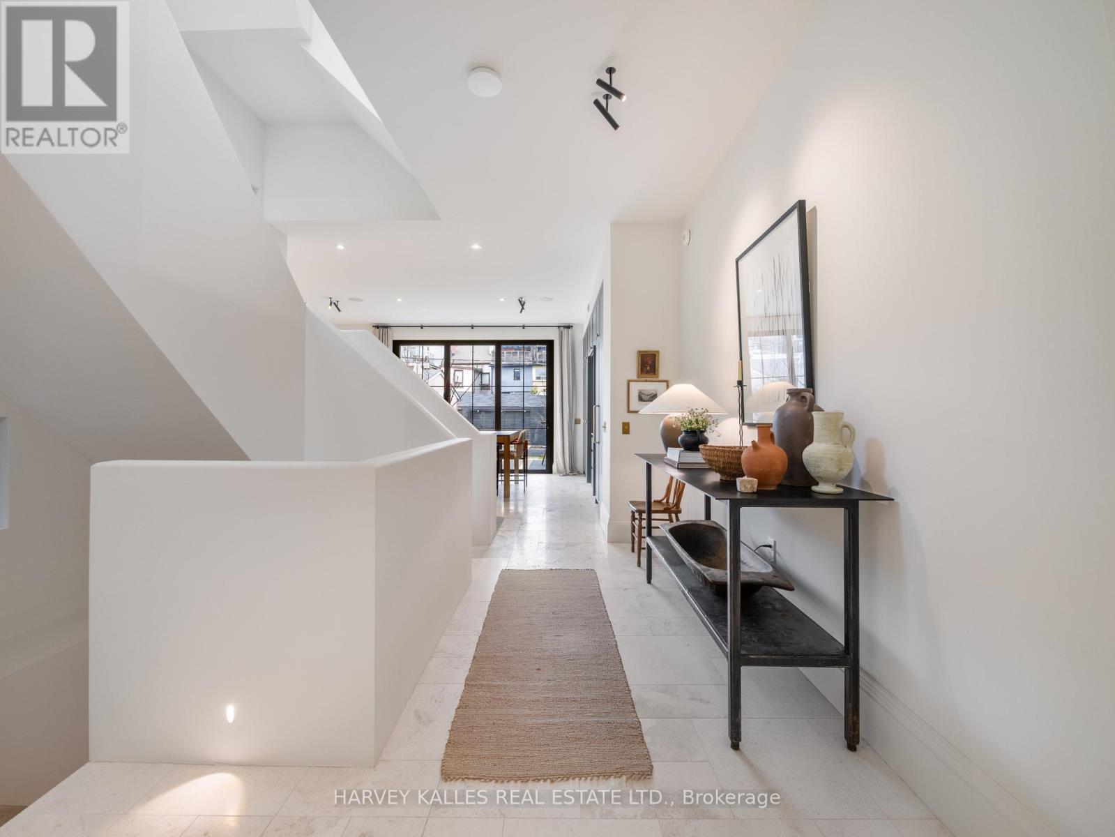 239 Borden Street, Toronto, Ontario  M5S 2N5 - Photo 6 - C13008384