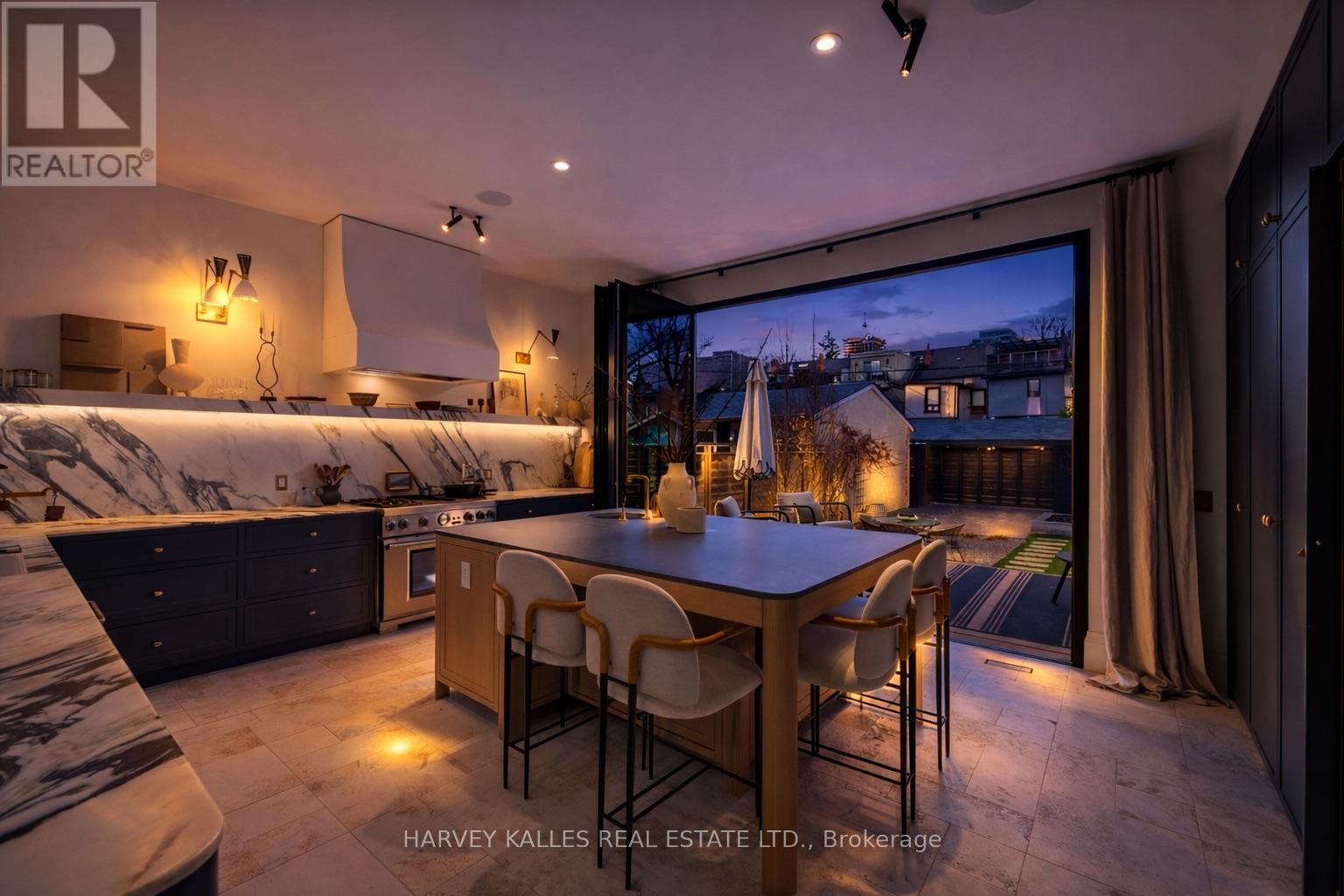 239 Borden Street, Toronto, Ontario  M5S 2N5 - Photo 14 - C13008384