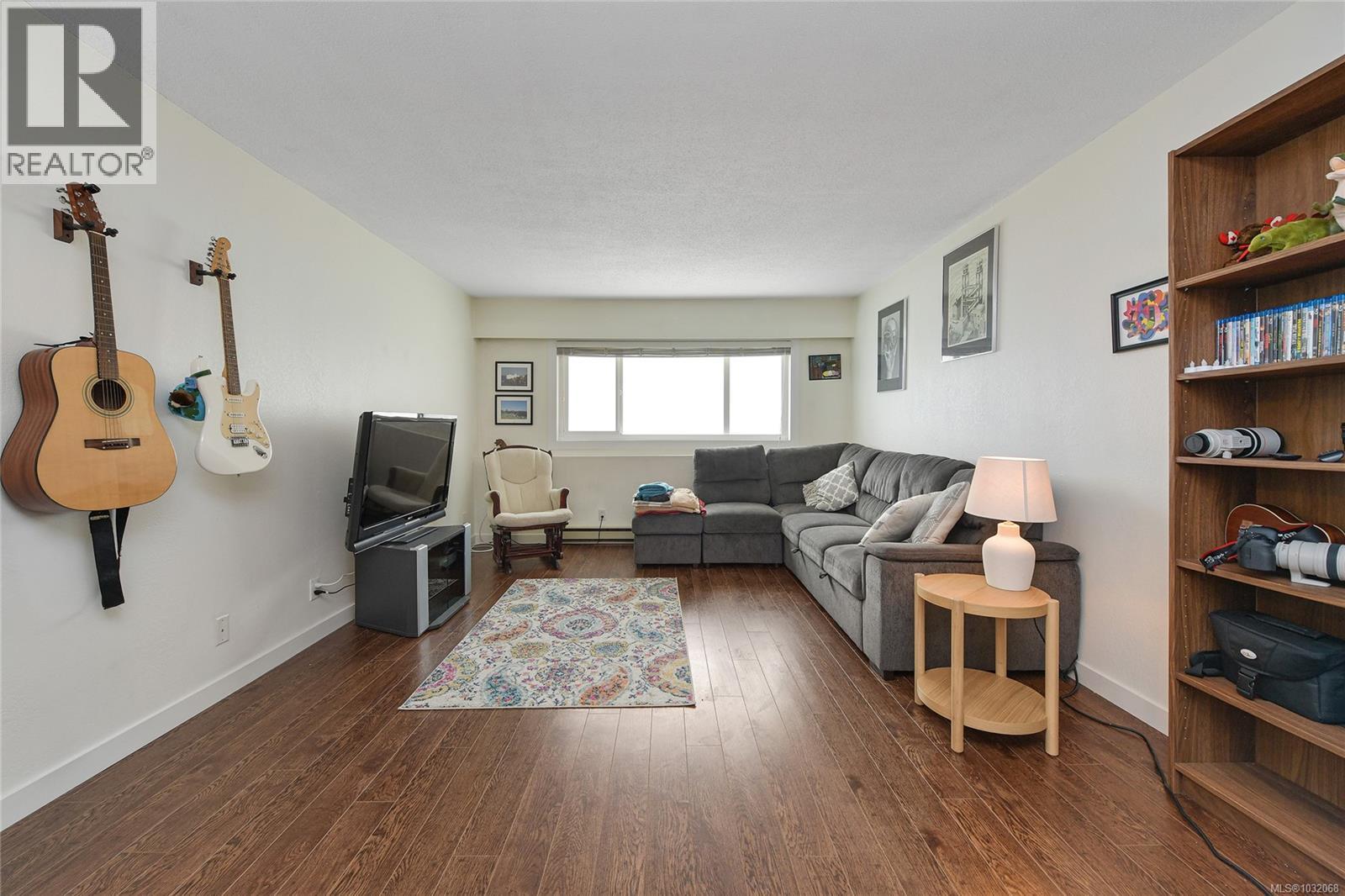 7 848 Esquimalt Rd, Esquimalt, British Columbia  V9A 6W9 - Photo 2 - 1032068