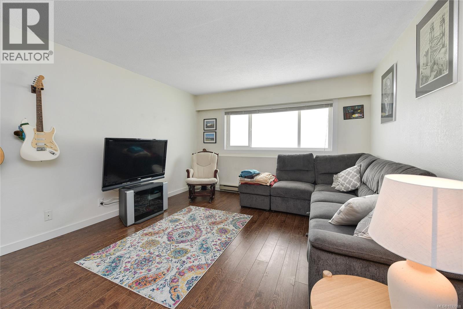 7 848 Esquimalt Rd, Esquimalt, British Columbia  V9A 6W9 - Photo 3 - 1032068