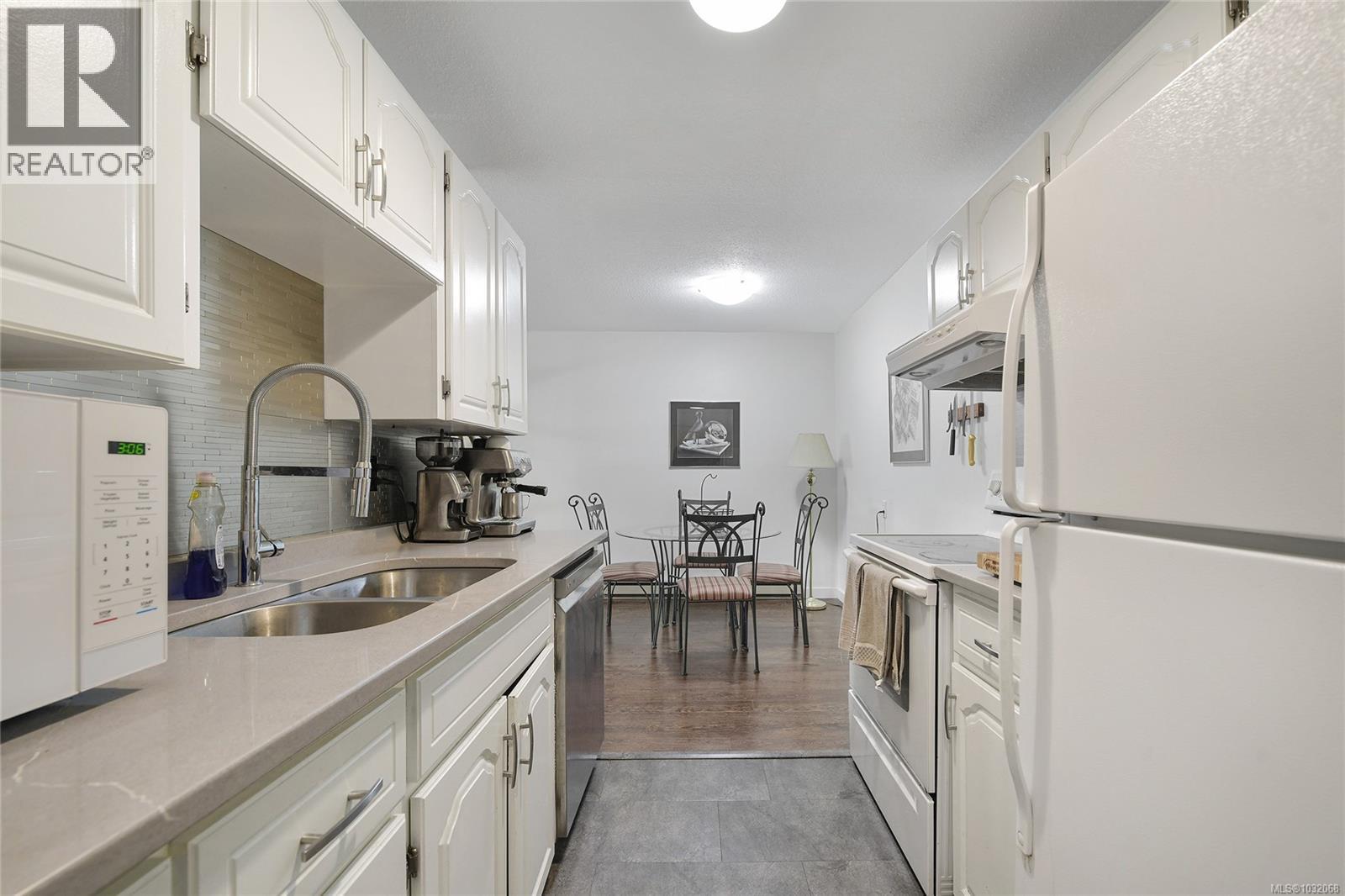 7 848 Esquimalt Rd, Esquimalt, British Columbia  V9A 6W9 - Photo 6 - 1032068