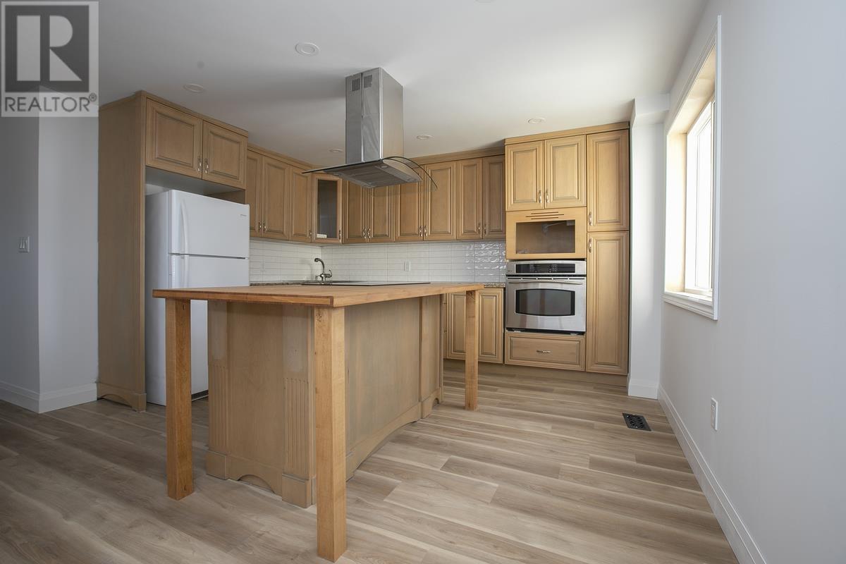 651 Queen St W, Sault Ste. Marie, Ontario  P6A 1B1 - Photo 13 - SM260650