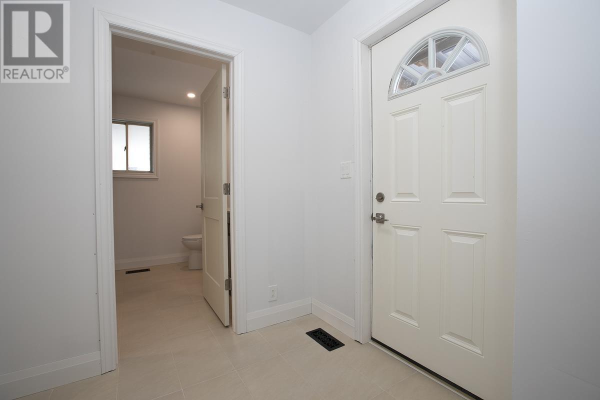 651 Queen St W, Sault Ste. Marie, Ontario  P6A 1B1 - Photo 21 - SM260650