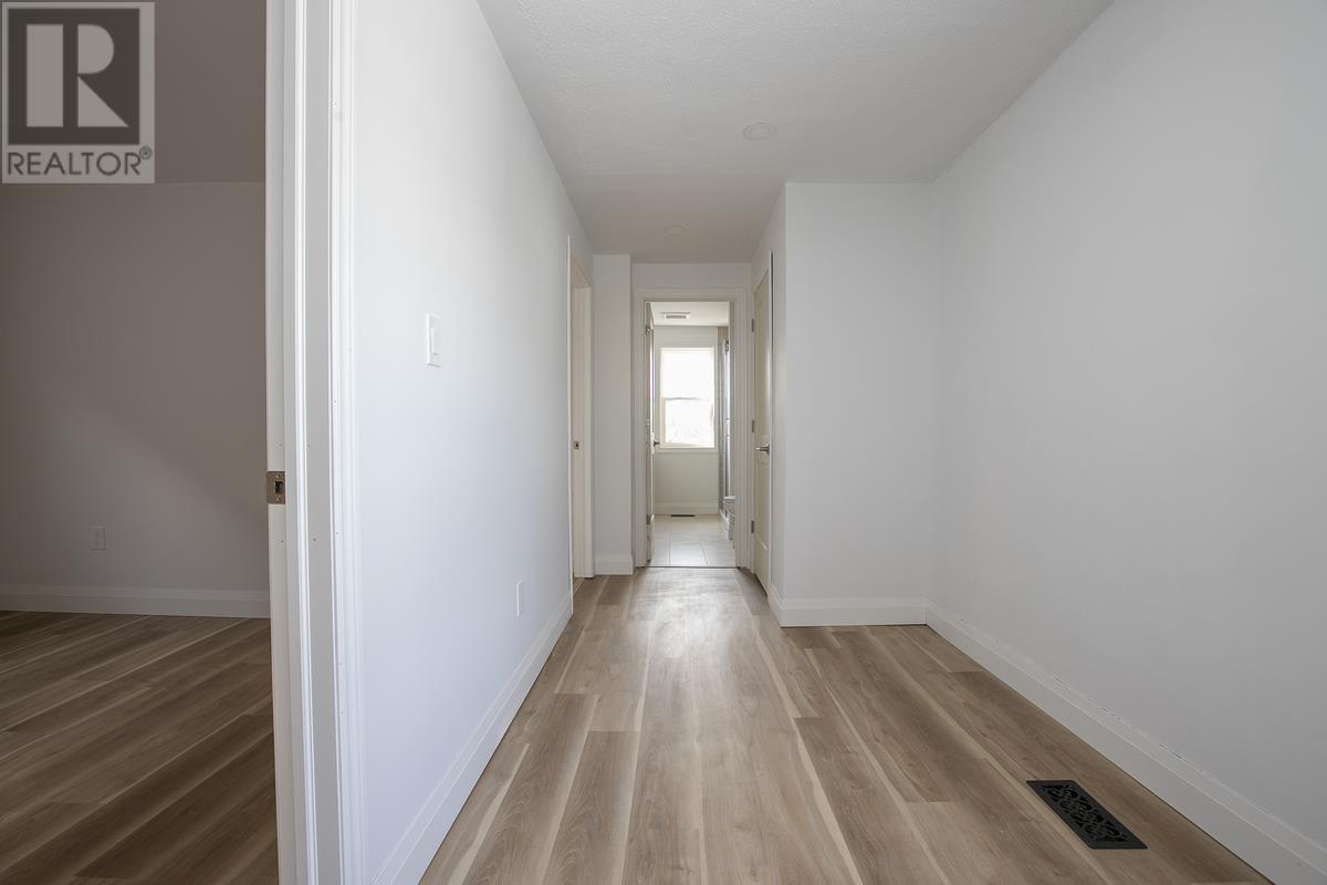 651 Queen St W, Sault Ste. Marie, Ontario  P6A 1B1 - Photo 27 - SM260650