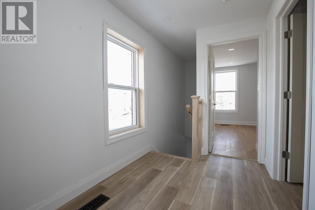 651 Queen St W, Sault Ste. Marie, Ontario  P6A 1B1 - Photo 26 - SM260650