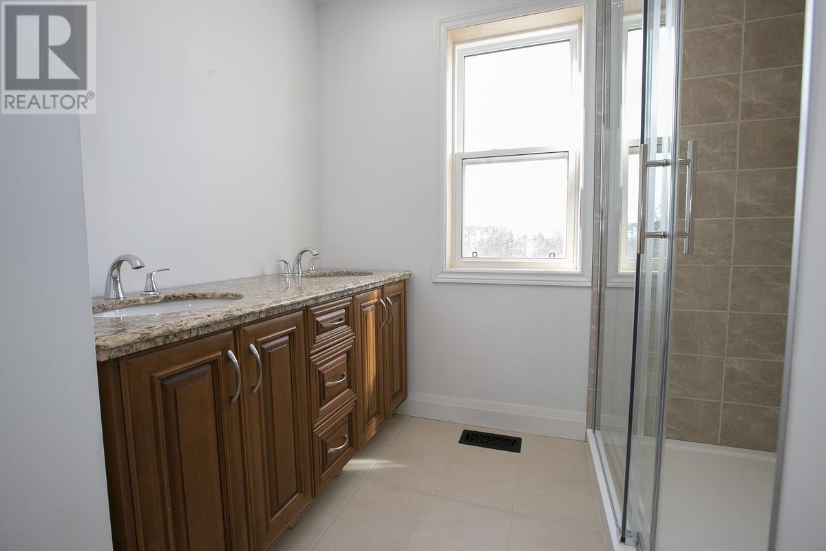 651 Queen St W, Sault Ste. Marie, Ontario  P6A 1B1 - Photo 36 - SM260650