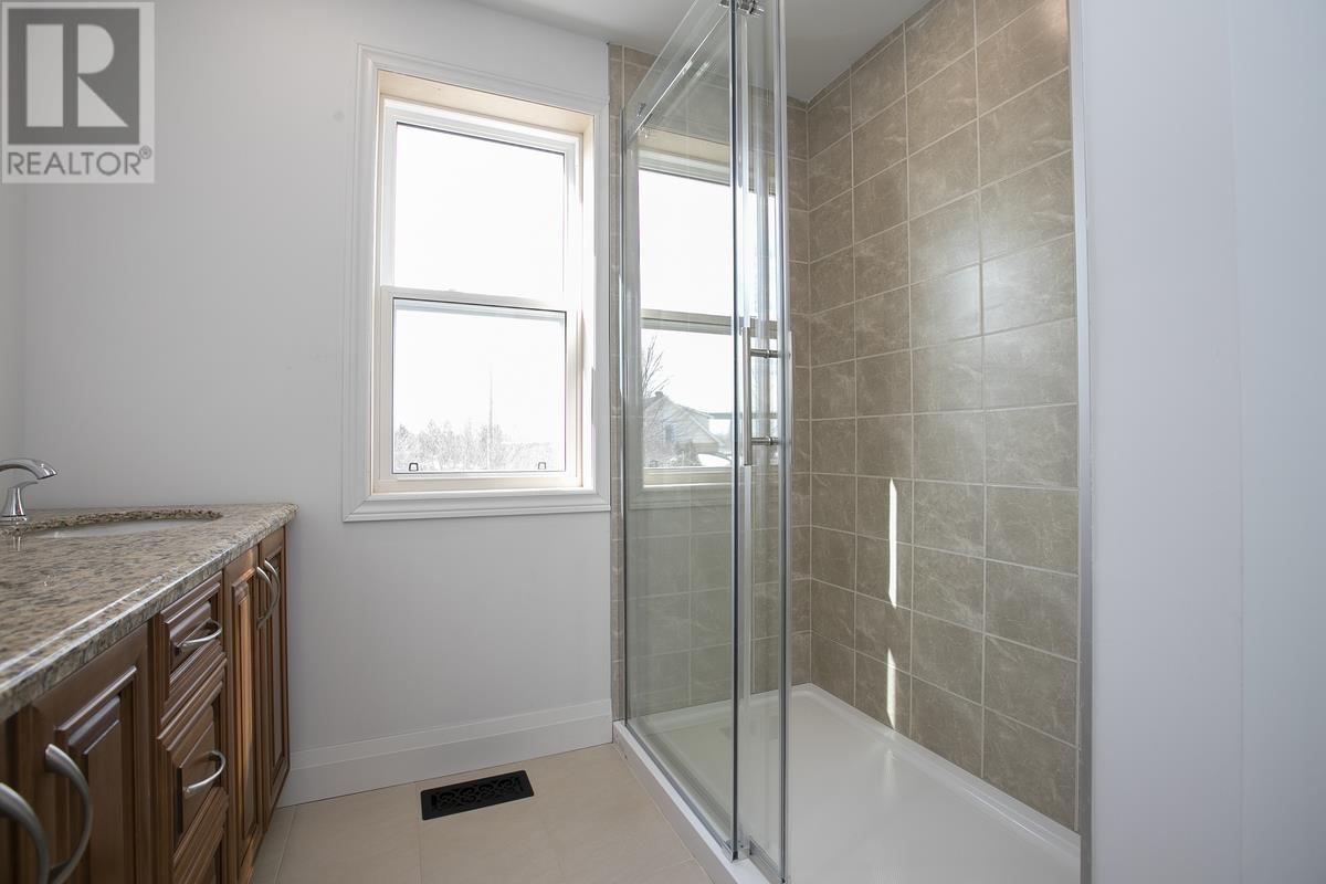 651 Queen St W, Sault Ste. Marie, Ontario  P6A 1B1 - Photo 37 - SM260650