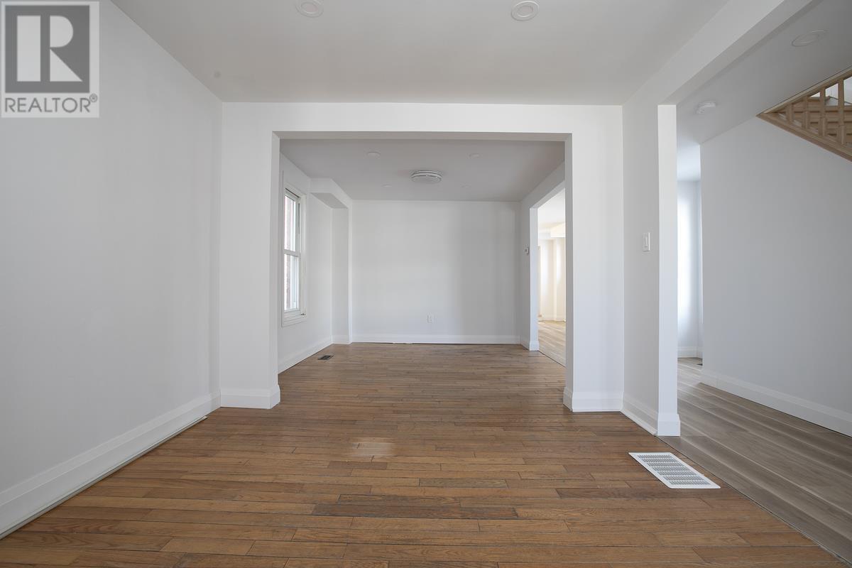 651 Queen St W, Sault Ste. Marie, Ontario  P6A 1B1 - Photo 5 - SM260650