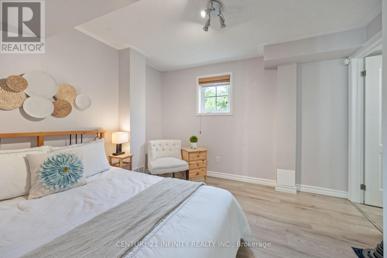 973 Mountview Court, Oshawa (Pinecrest), Ontario  L1K 2M1 - Photo 38 - E13009016