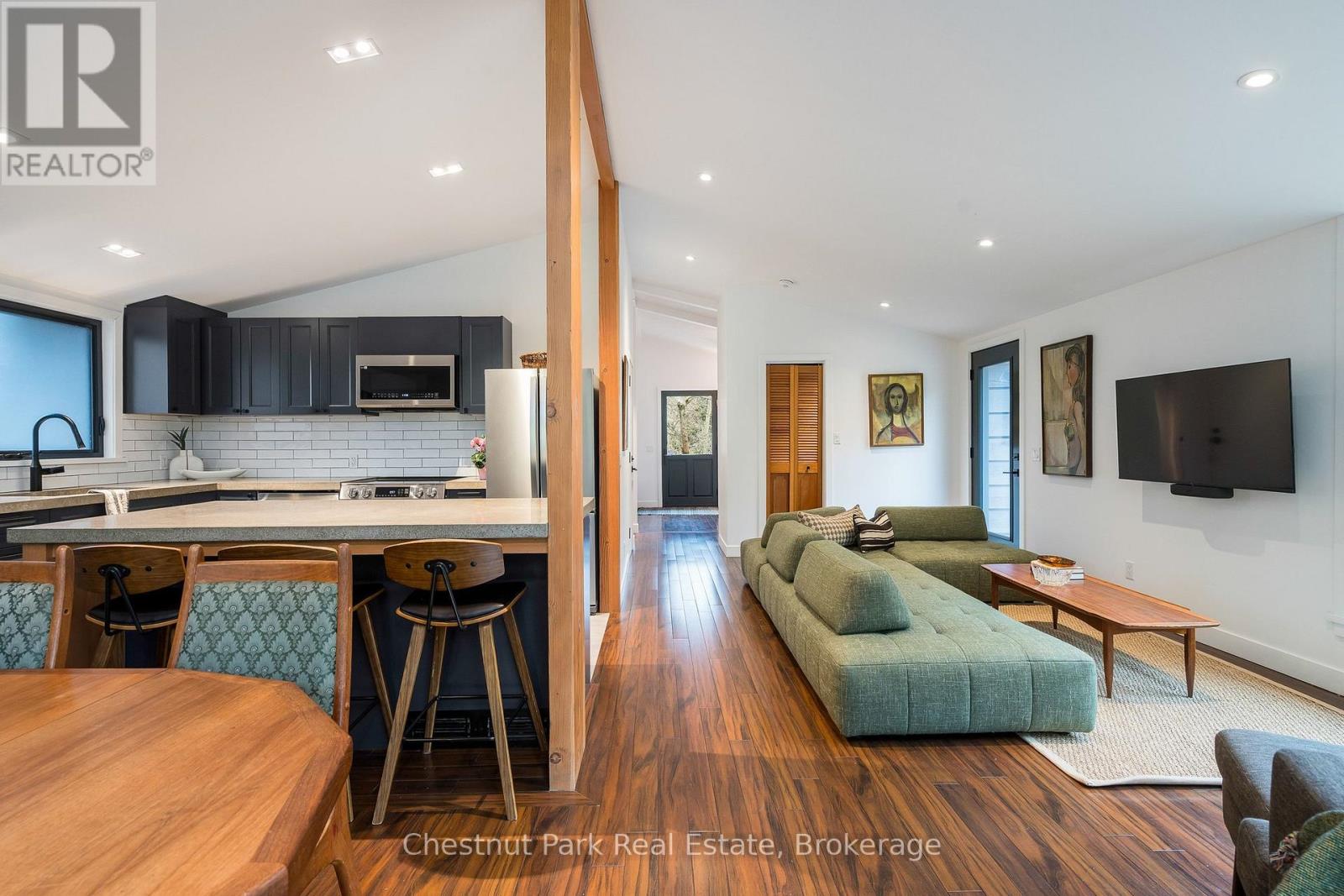 8943 County Road 9, Clearview, Ontario  L0M 1G0 - Photo 14 - S13009154