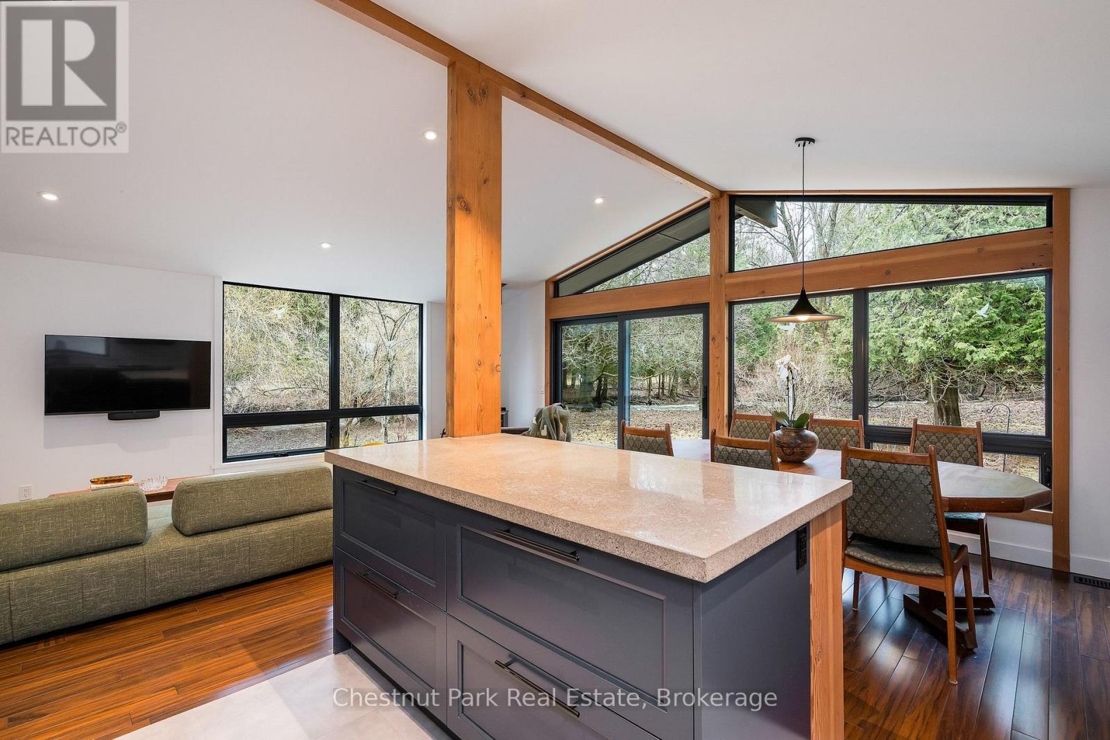 8943 County Road 9, Clearview, Ontario  L0M 1G0 - Photo 21 - S13009154