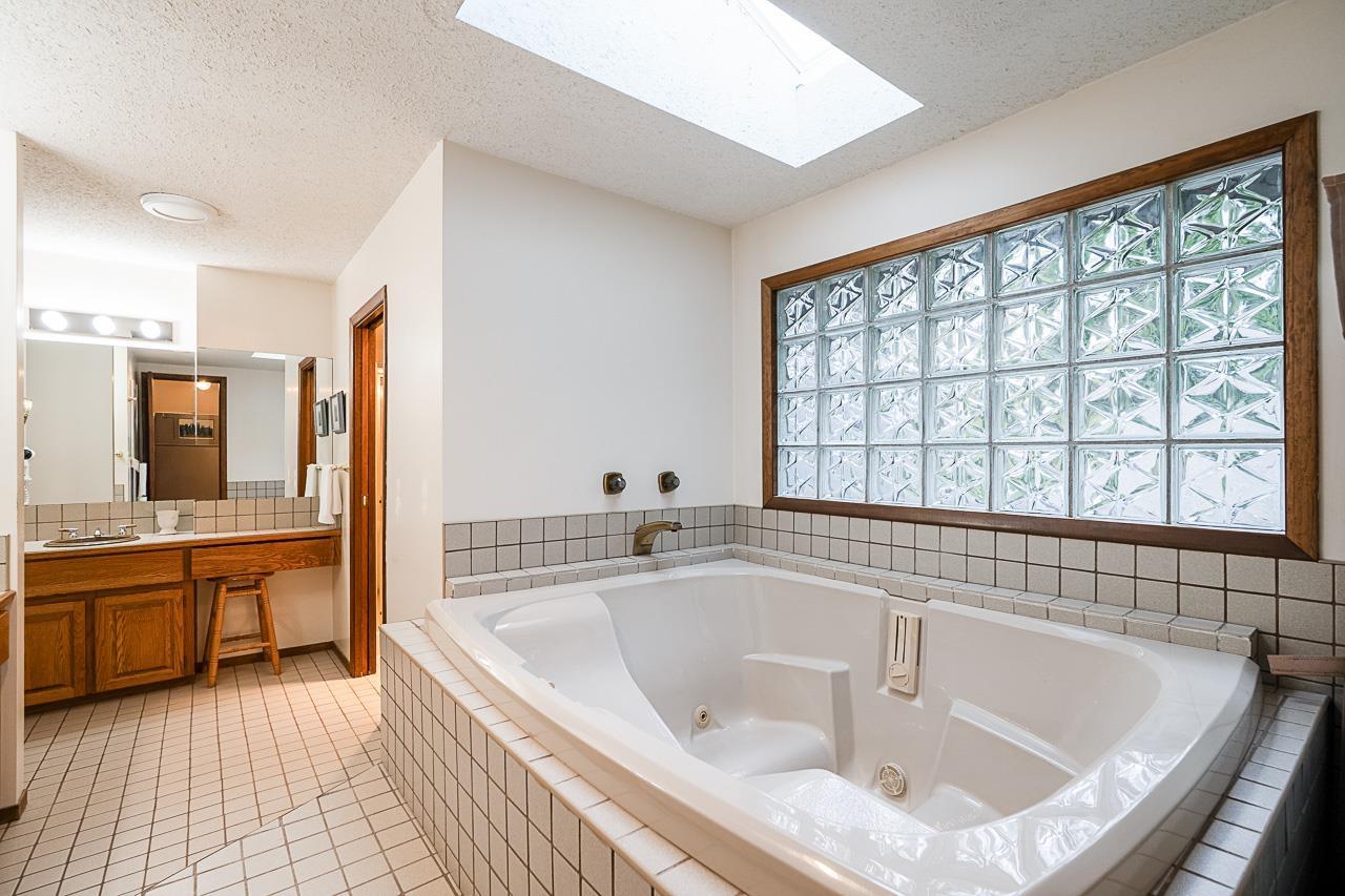 17379 21a Avenue, Surrey, British Columbia  V3Z 0A1 - Photo 27 - R3112272