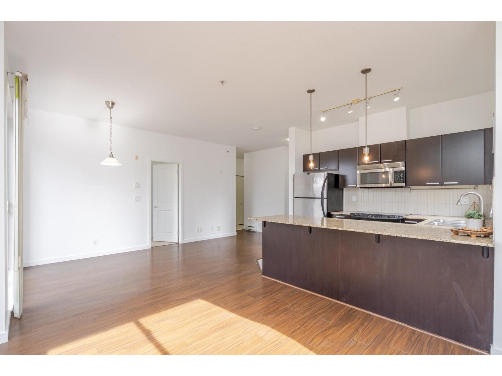 405 10455 University Drive, Surrey, British Columbia  V3T 0A5 - Photo 13 - R3112312