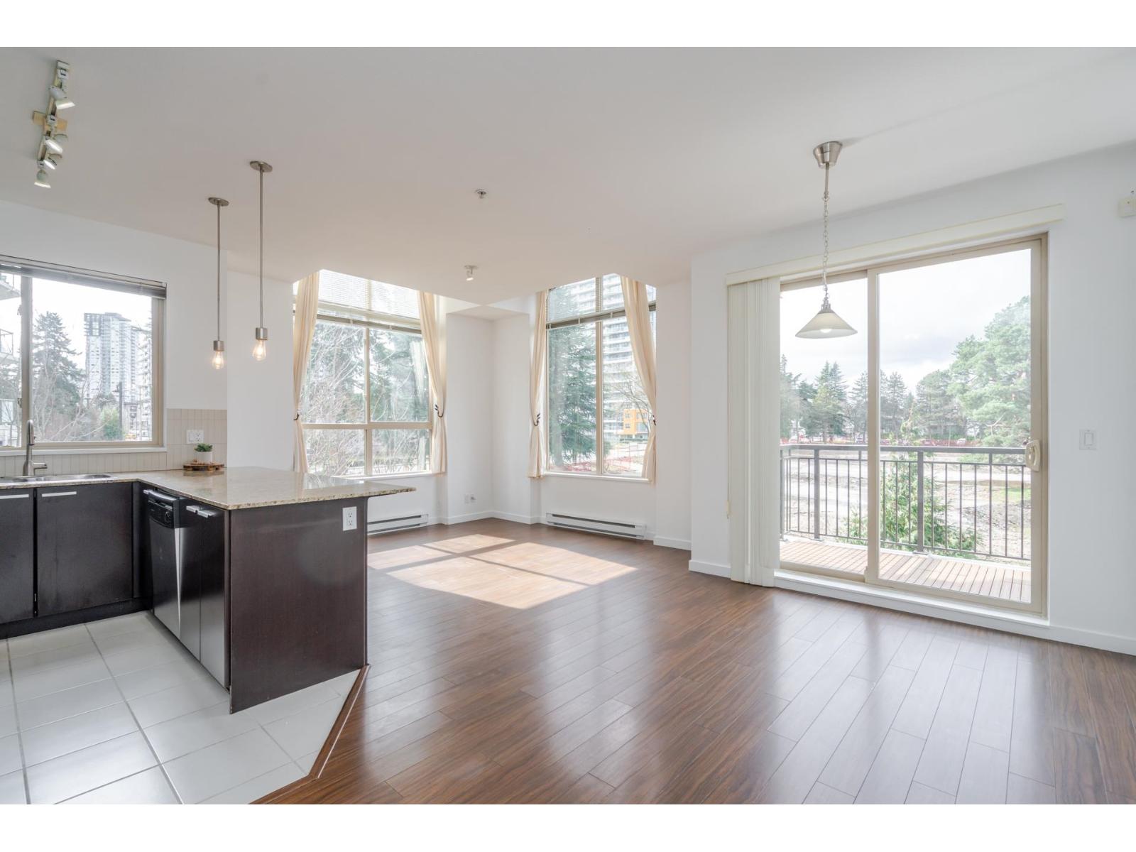 405 10455 University Drive, Surrey, British Columbia  V3T 0A5 - Photo 14 - R3112312