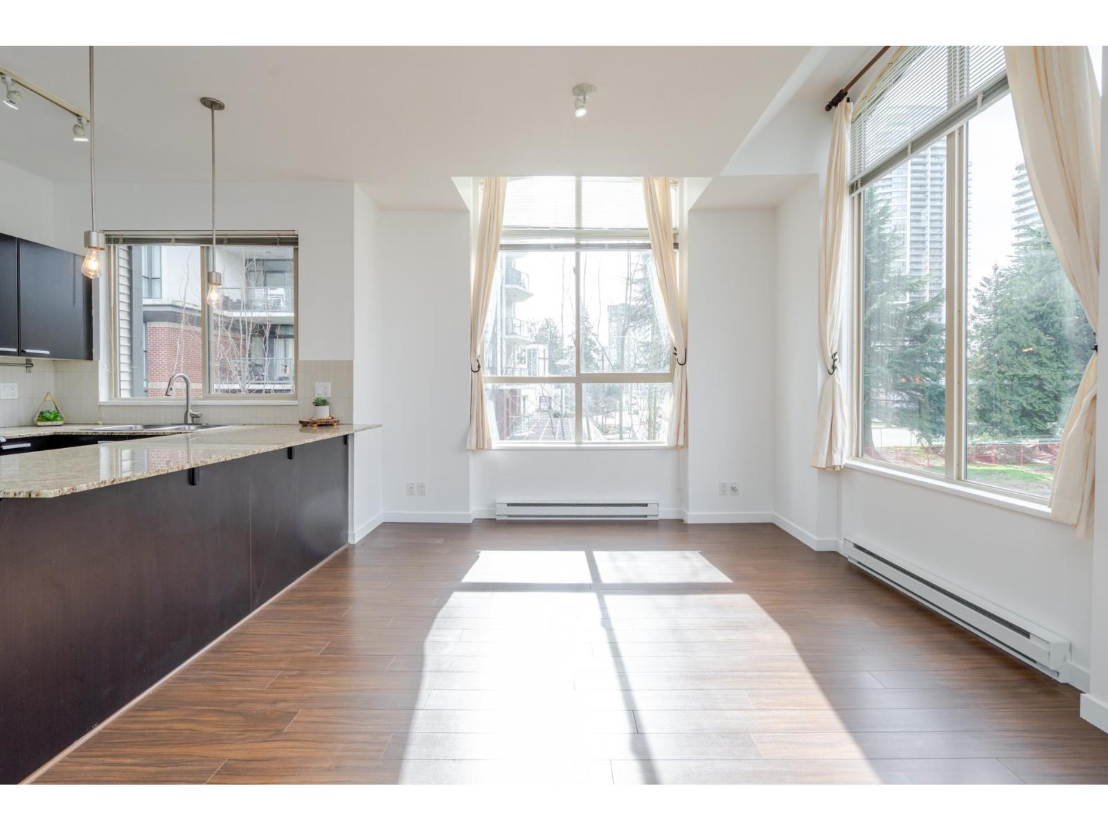 405 10455 University Drive, Surrey, British Columbia  V3T 0A5 - Photo 10 - R3112312