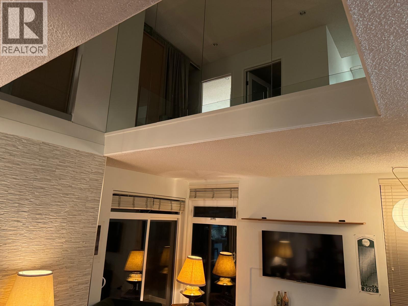 4430 Yew Street, Vancouver, British Columbia  V6L 3C8 - Photo 2 - R3112097