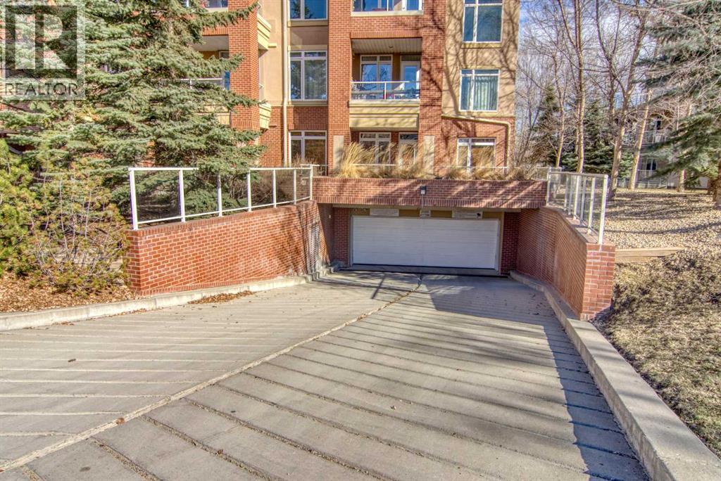 208, 10 Hemlock Crescent Sw, Calgary, Alberta  T3C 2Z1 - Photo 2 - A2295100
