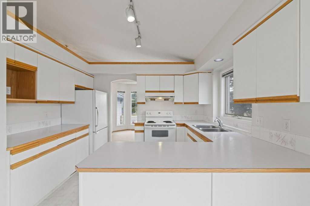 179 Sunlake Way SE, Calgary, Alberta  T2X 3H4 - Photo 8 - A2299348