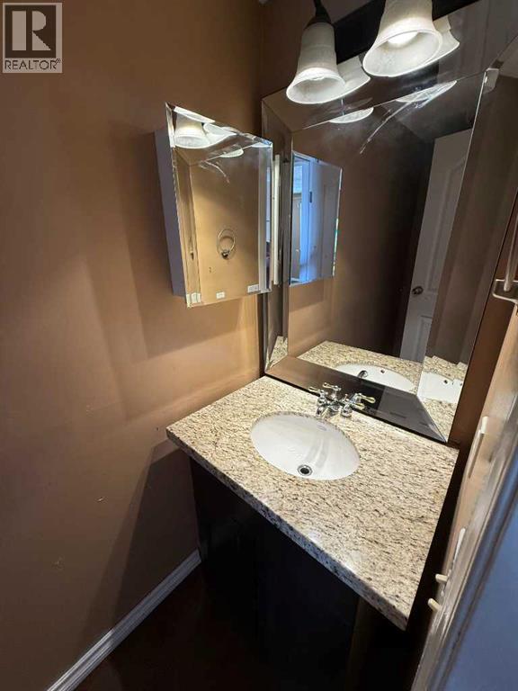 93, 1555 Falconridge Drive, Calgary, Alberta  T3J 1L8 - Photo 9 - A2302602