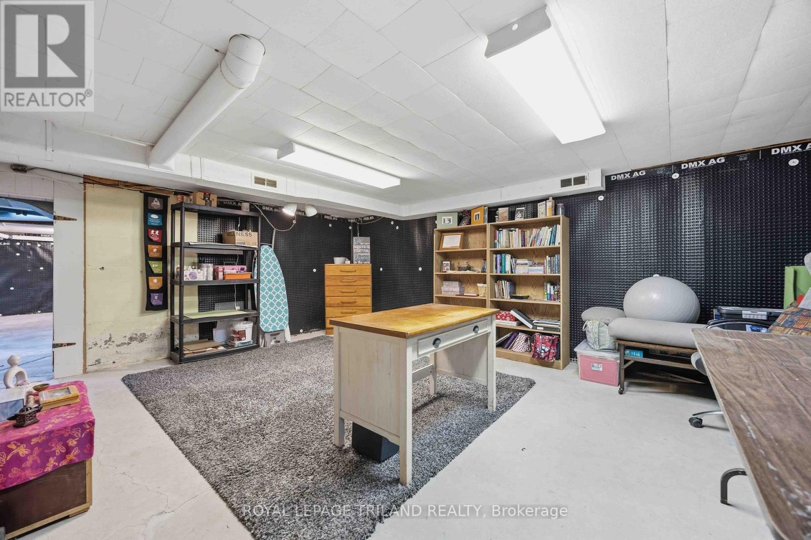 8376 Townsend Line, Lambton Shores, Ontario  N0M 1B0 - Photo 22 - X13008998