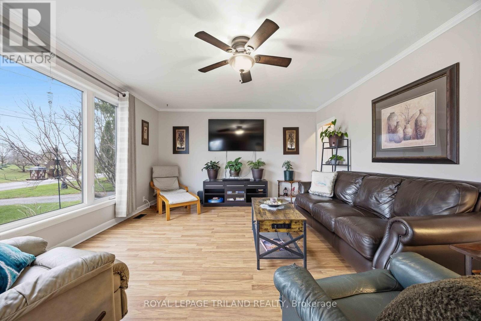 8376 Townsend Line, Lambton Shores, Ontario  N0M 1B0 - Photo 3 - X13008998